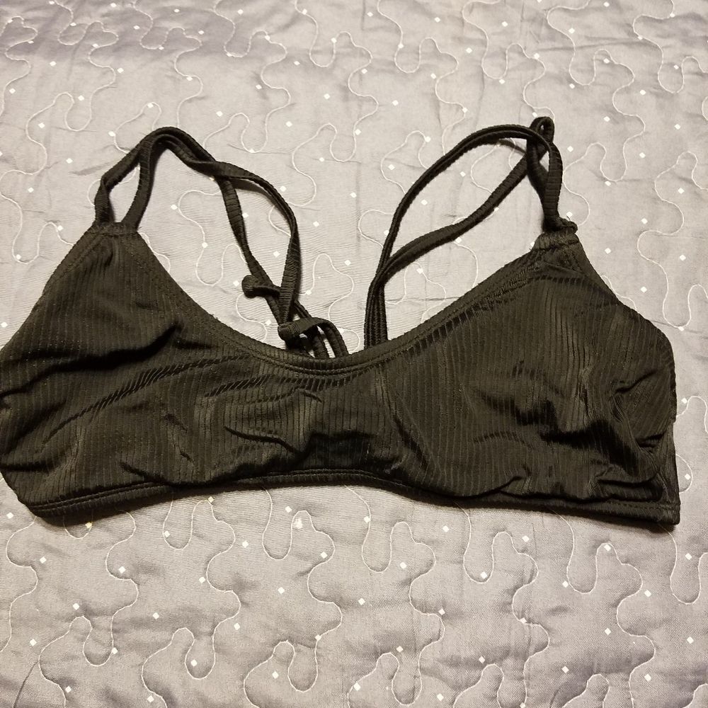 Xhilaration black swim top size medium